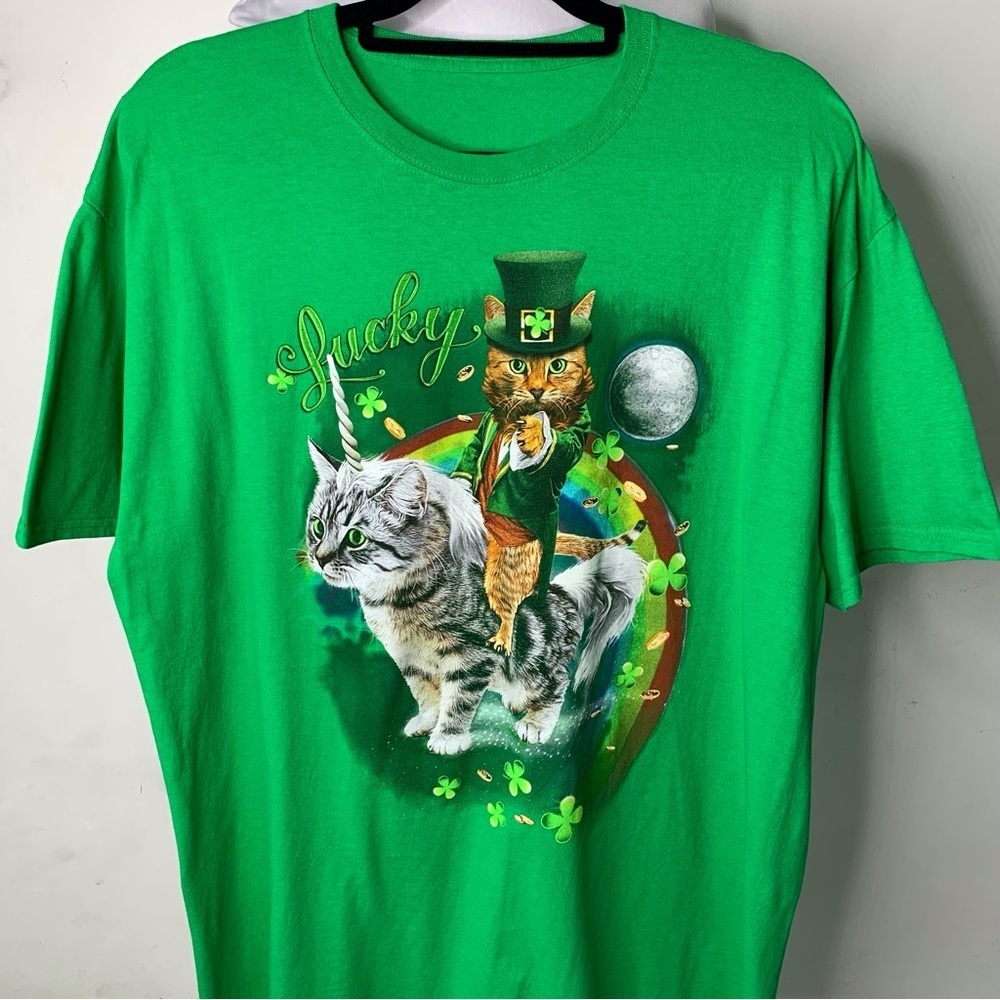 Lucky Cat/Kitty Graphic Unisex Green Short Sleeve T-Shirt St. Patricks Size L